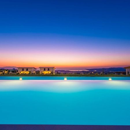 Mint Retreat Suites (Adults Only) Kalandra Esterno foto