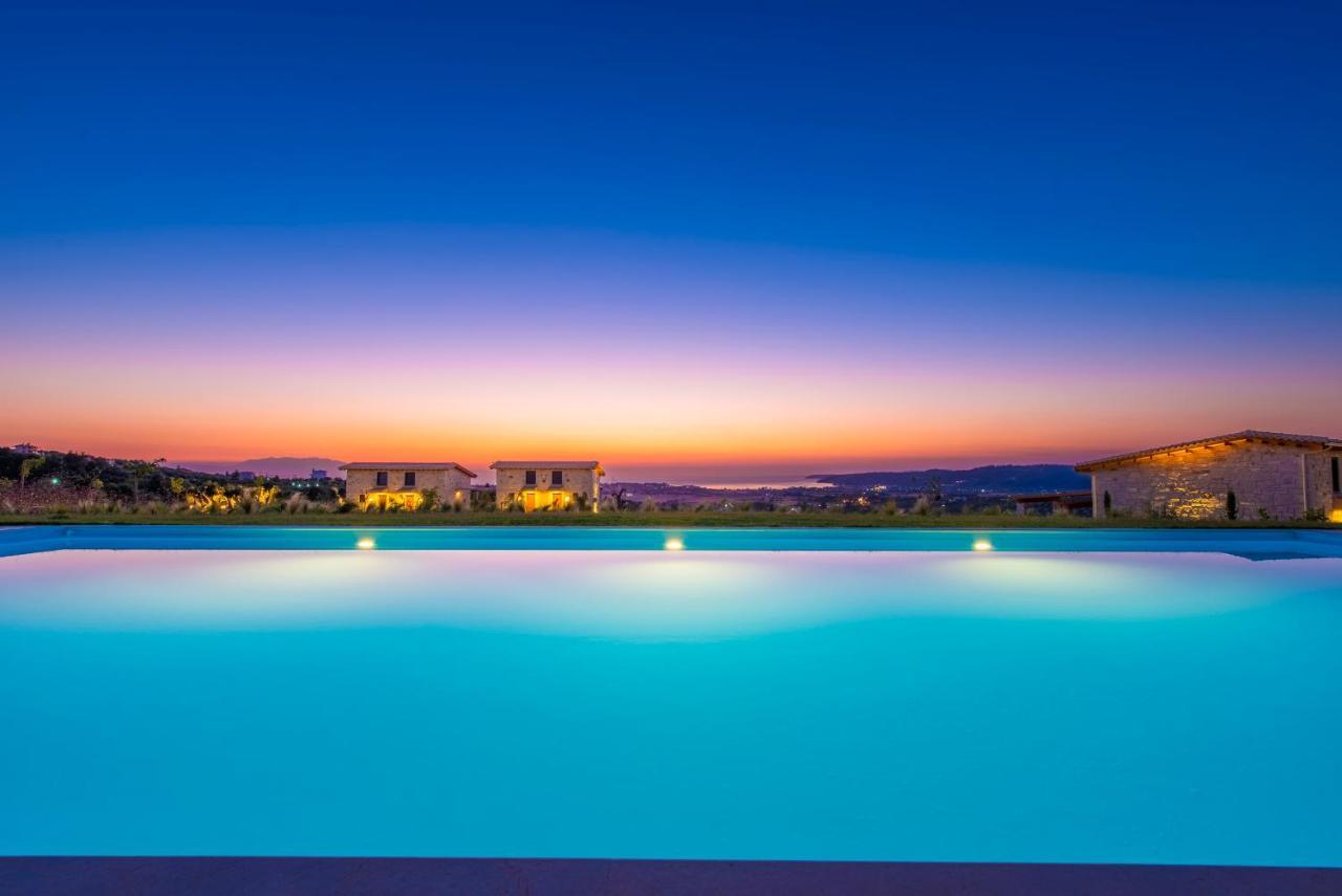 Mint Retreat Suites (Adults Only) Kalandra Esterno foto