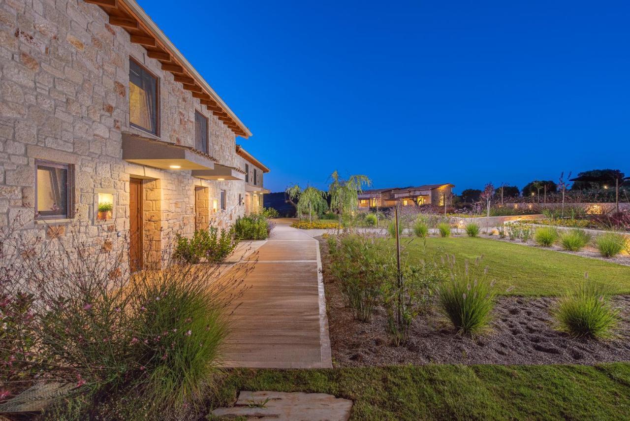 Mint Retreat Suites (Adults Only) Kalandra Esterno foto