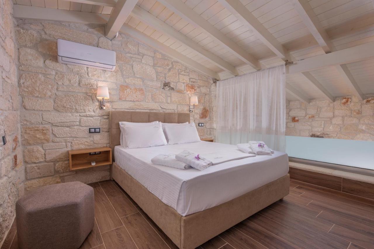 Mint Retreat Suites (Adults Only) Kalandra Esterno foto