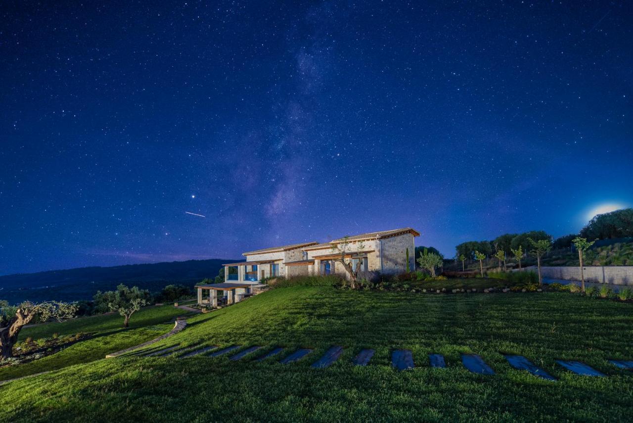 Mint Retreat Suites (Adults Only) Kalandra Esterno foto