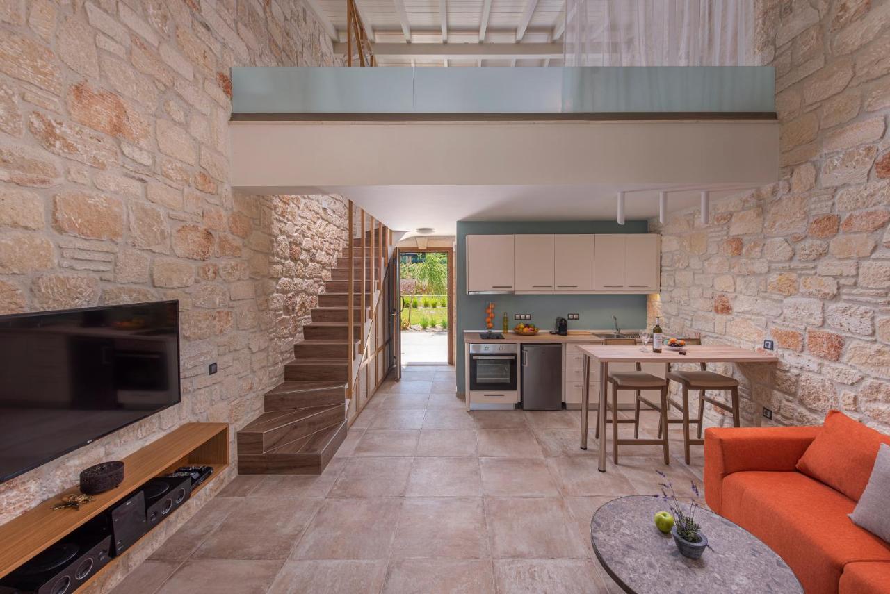 Mint Retreat Suites (Adults Only) Kalandra Esterno foto