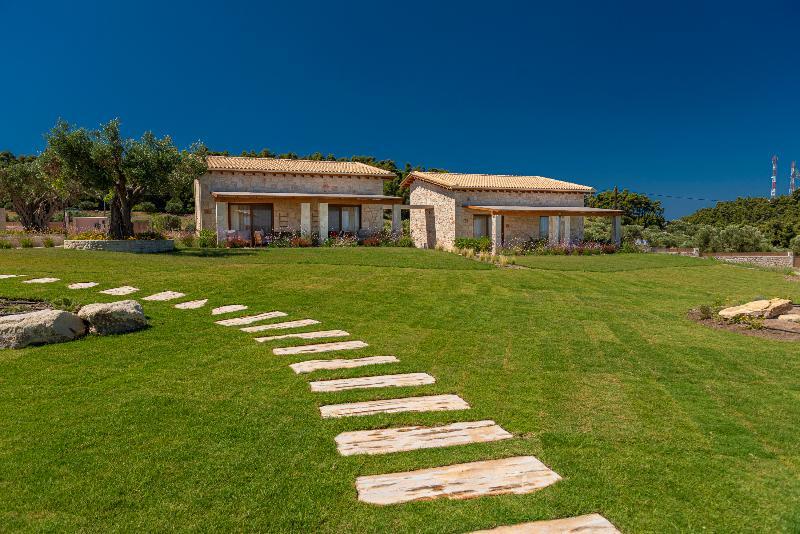 Mint Retreat Suites (Adults Only) Kalandra Esterno foto