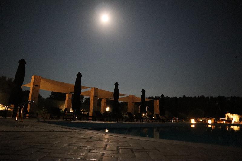 Mint Retreat Suites (Adults Only) Kalandra Esterno foto